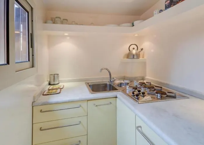 Apartment Terrazzo Frattina With Private Terrace Rom